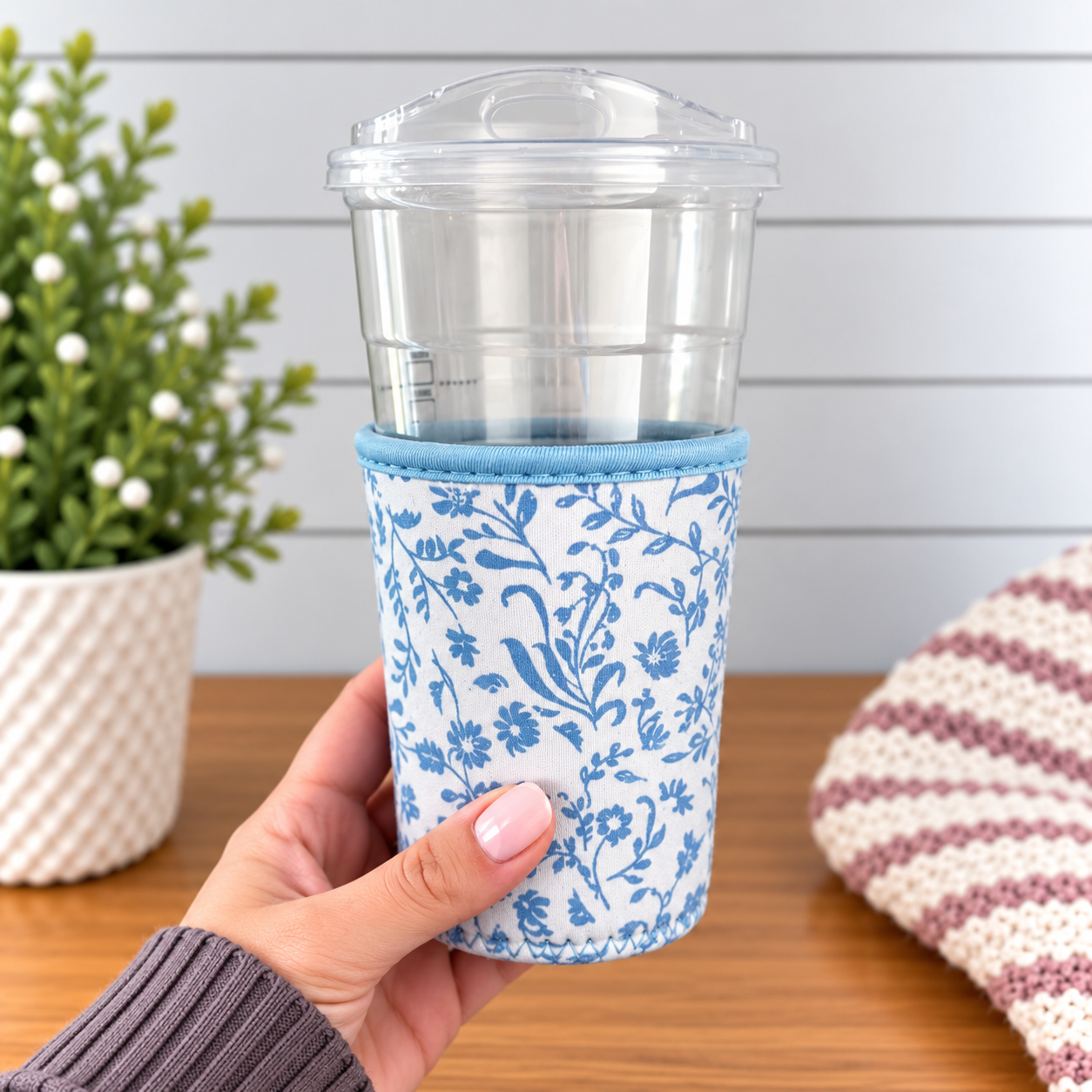 Blue Ditsy Floral Drink Sleeve