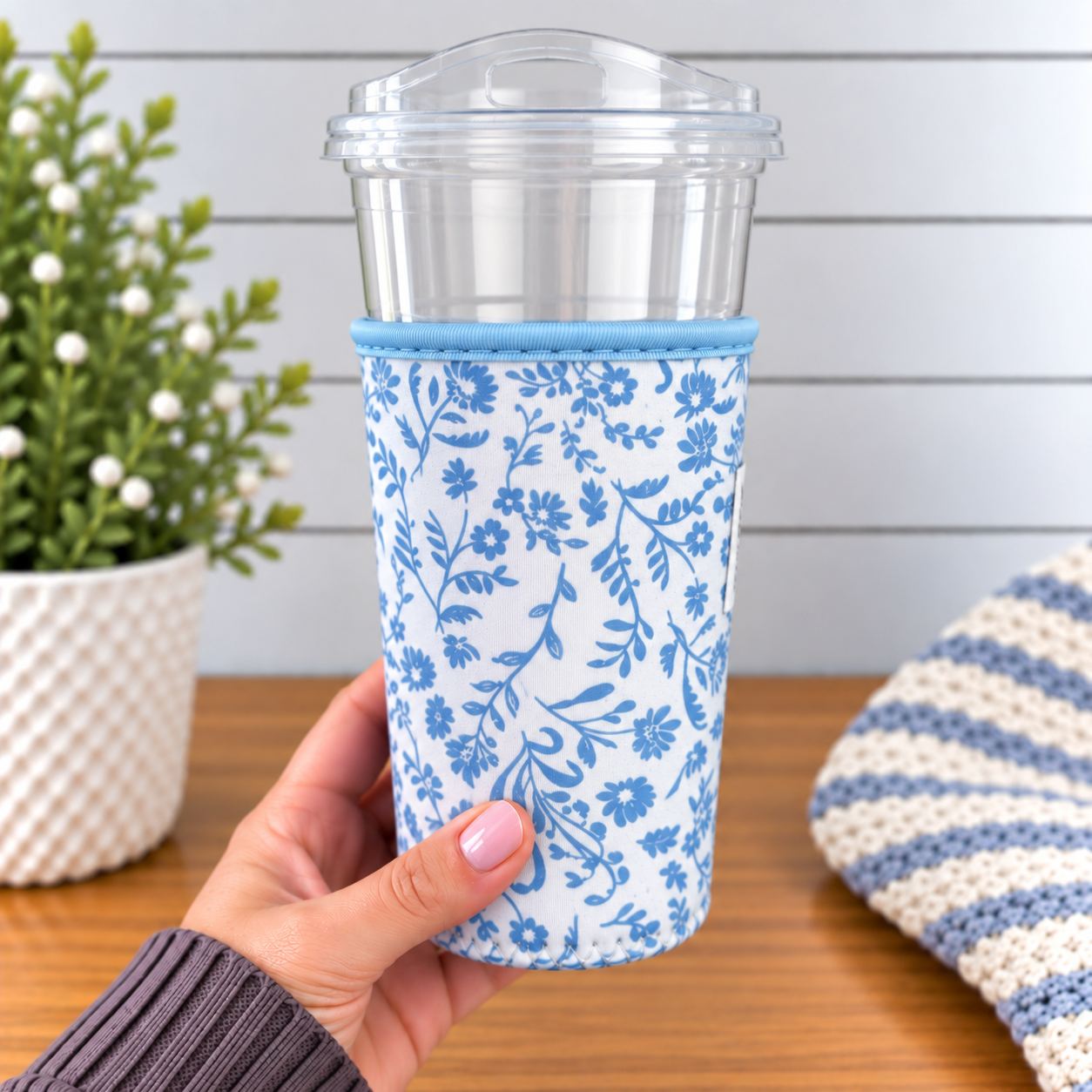 Blue Ditsy Floral Drink Sleeve